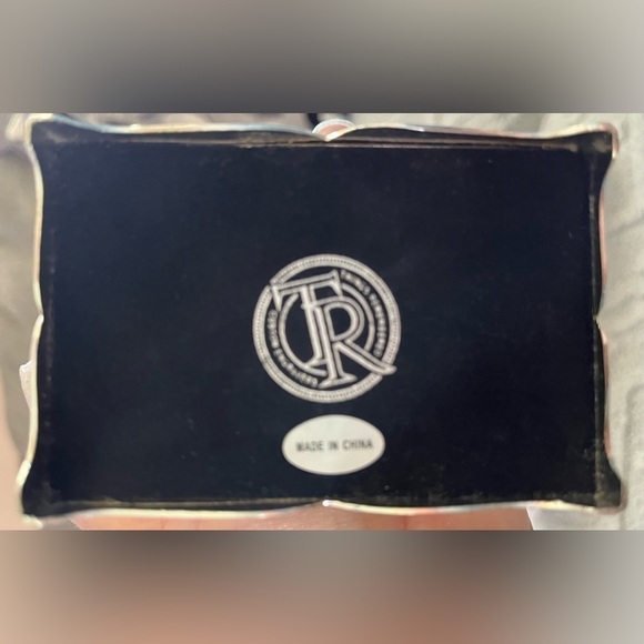 THINGS Remembered Trinket Jewelry Box Silver Tone filigree - Picture 6 of 11